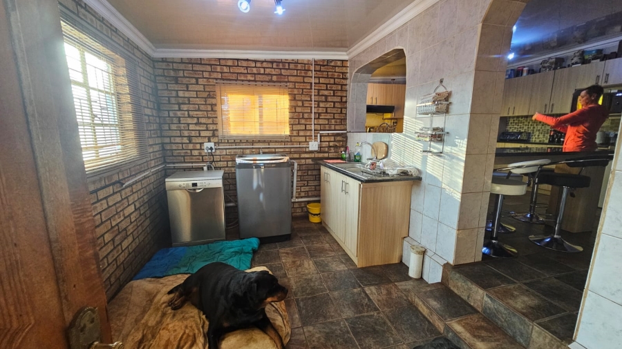 4 Bedroom Property for Sale in Kuruman Northern Cape